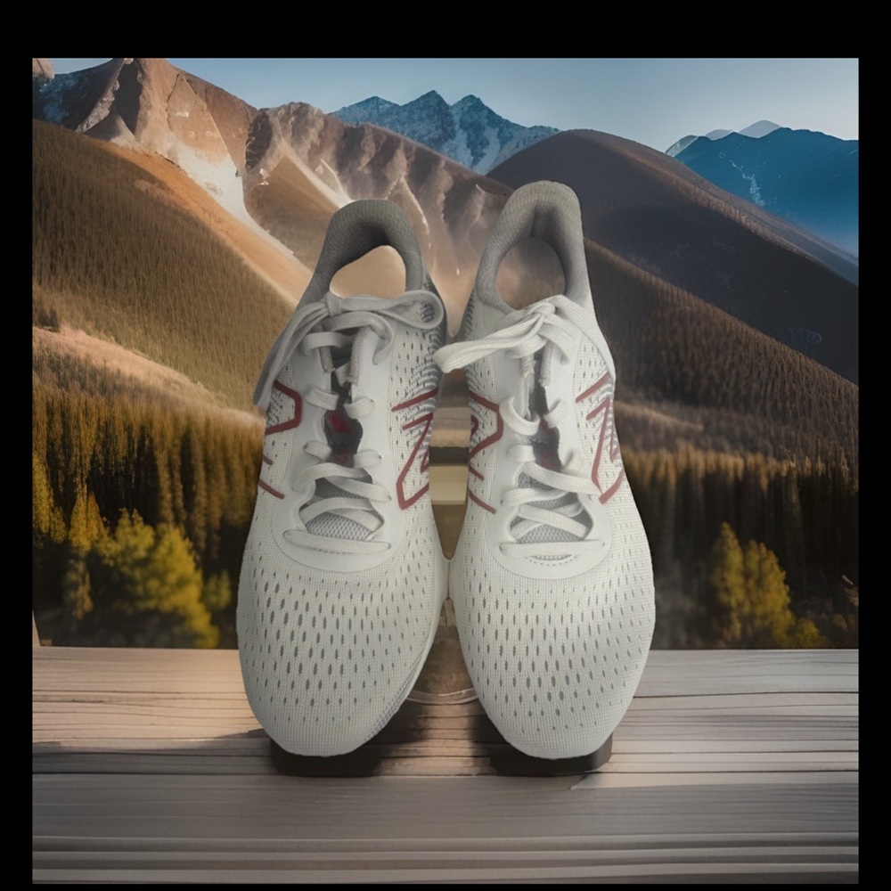 Size 9 - New Balance 520 V7 White Red
